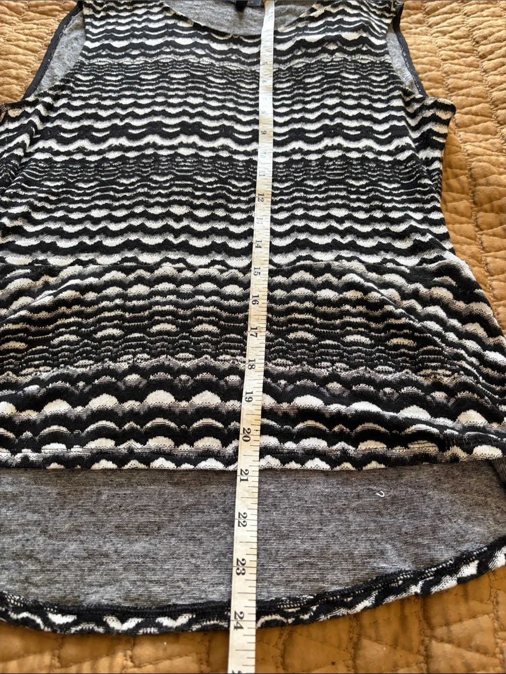 BCBG MAXAZRIA Textured Knit Peplum Top Black White Sleeveless S